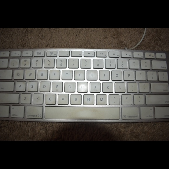 Apple KeyBoard - Picture 2 of 3